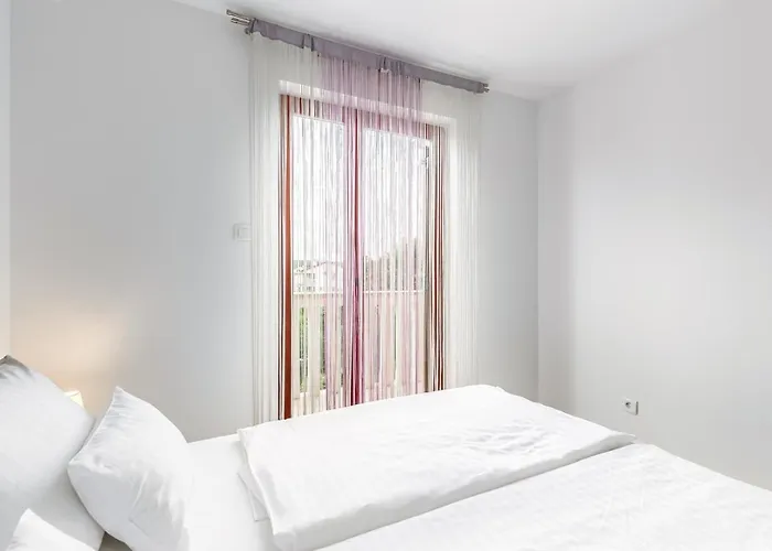 Mike 4* مالينسكا