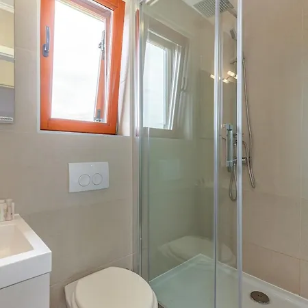 Mike مالينسكا